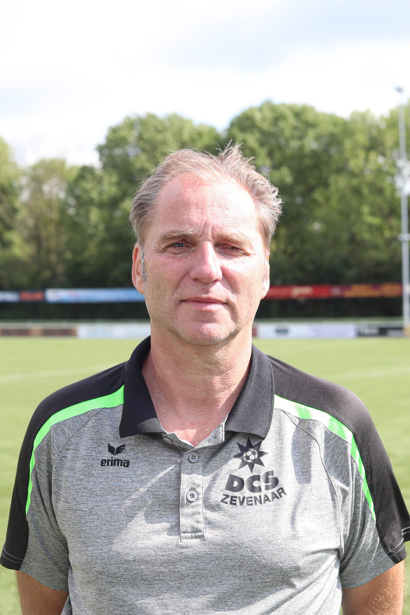 DCS moet op zoek naar een nieuwe hoofdtrainer!